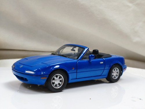 Motormax mazda mx5 miata - 1/24,